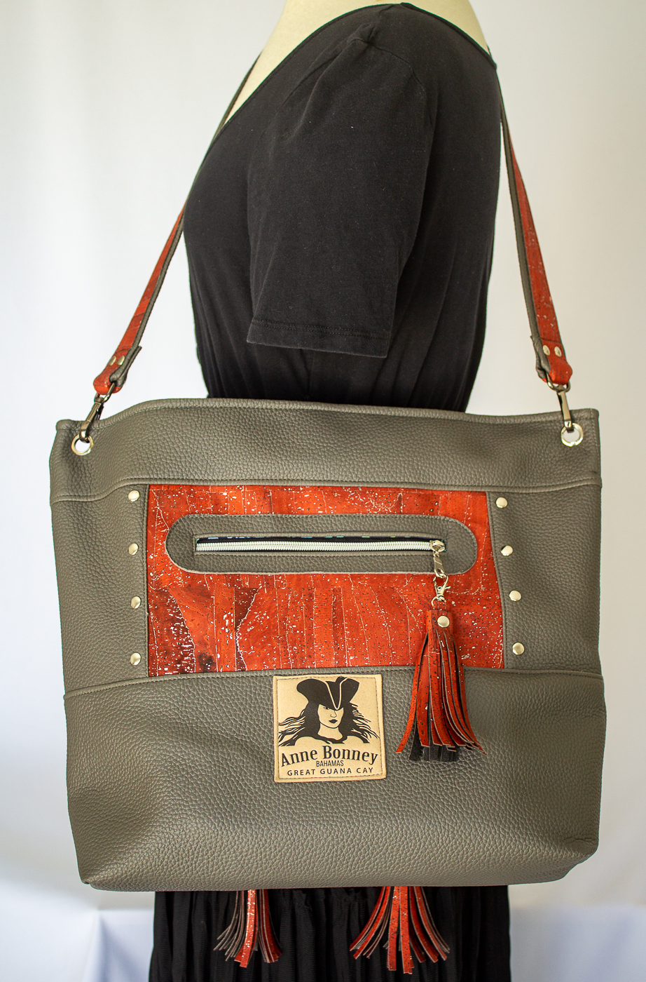 “Mary Read” Tote Bag With Zipper Closing – Anne Bonney Bags