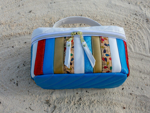 Suzi Toiletry Bag - White Sample - PDF pattern for download