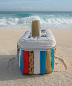 Suzi Toiletry Bag - From the side - PDF pattern for download