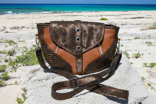 Sewing Pattern for Crossbody Bag with Lid, Front Zippers and Back Pocket  - Downloadable Pdf Pattern - "Flora Burn" - Image 8